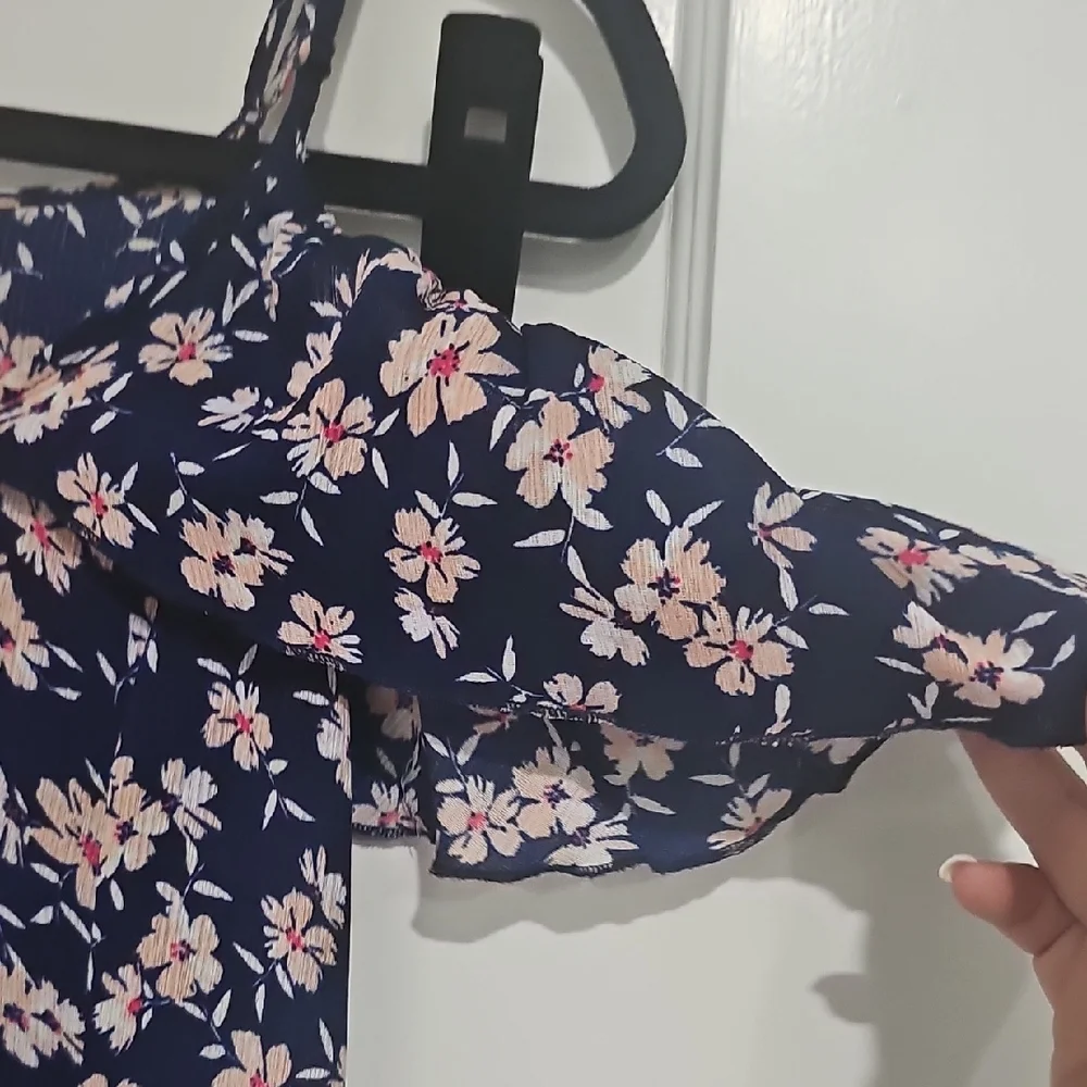 Floral Off-Shoulder Maxi Dress - Picture 11 of 11